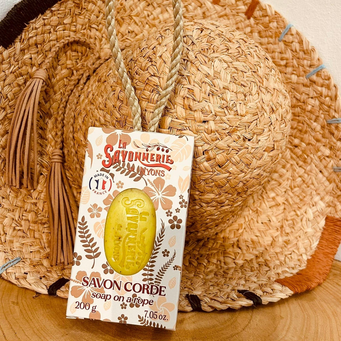 Savon exfoliant sur corde "Feuilles de Verveine"