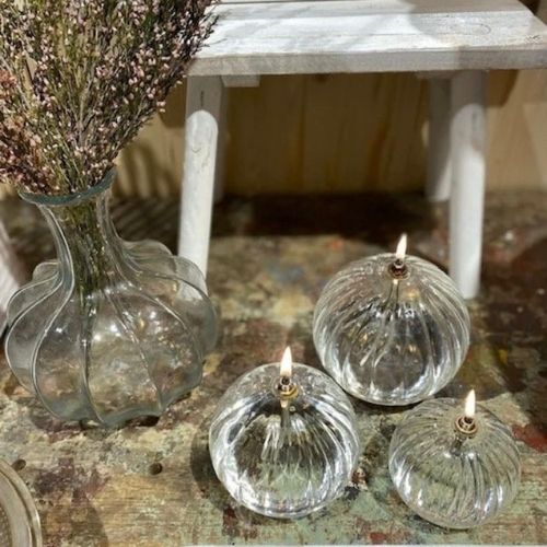 Lampe à huile "Sphère" en verre striée